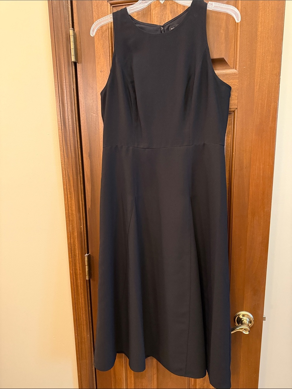 Banana Republic Black Sleeveless Midi Dress A-line Skirt Elegant Classic Size 6